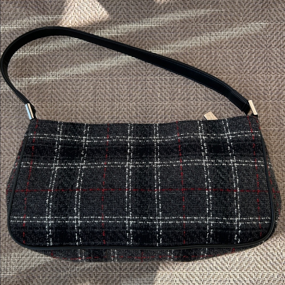 NWOT CASUAL CORNER Plaid tweed Shoulder Bag in Black, Red, and white.